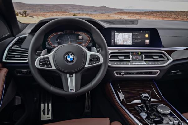 Das neue BMW Cockpit ist digital, intelligent, perfekt auf den Fahrer zugeschnitten und immer auf dem neuesten Stand.